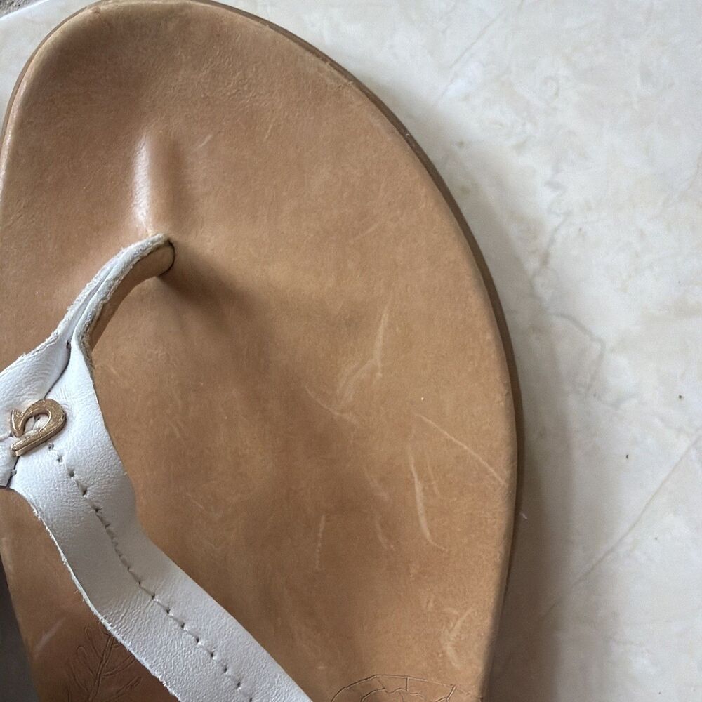 Women's OLUKAI Honu Leather Upper  Thong Sandals Flip Flops Size 9 - Picture 7 of 16